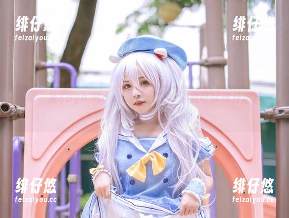 啧啧，是Sayo Momo！怎么在泳池里可以展开这样一个观看合集？